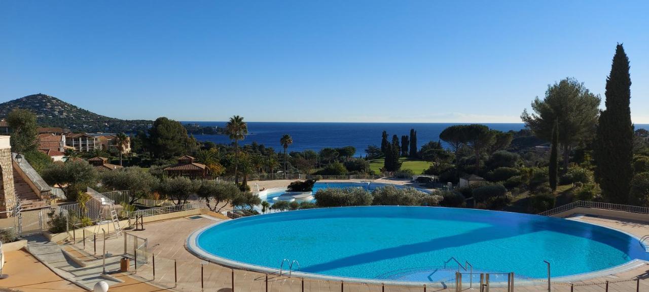 Saint-Raphael- Vue Mer Et Massif De L'Esterel Eksteriør billede