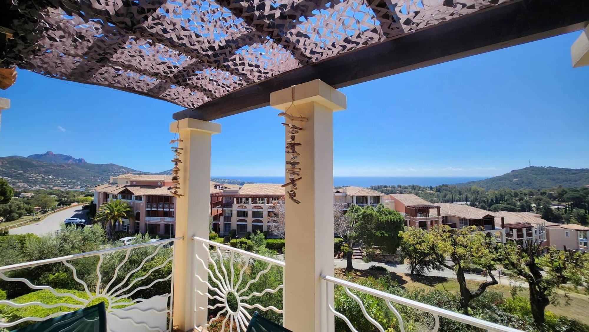 Saint-Raphael- Vue Mer Et Massif De L'Esterel Eksteriør billede